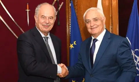 Запрянов и Н. Пр. Марчело Апичела обсъдиха стратегическото партньорство в отбраната - 1