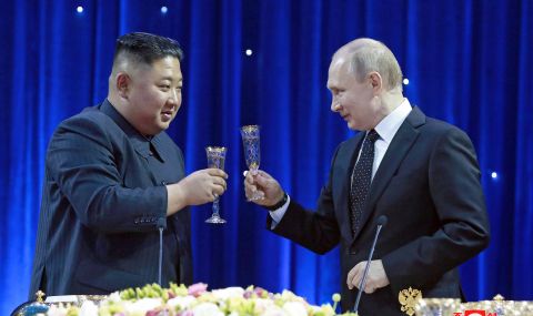Ким Чен Ун пръв поздрави Путин за рождения му ден - 1