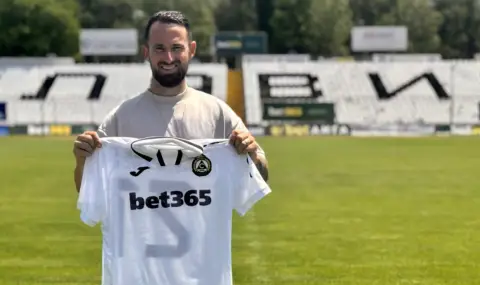 Славия официално си върна бразилец - 1