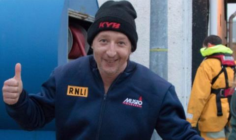 Български Супермен оцеля 11 часа в ледени води - 1