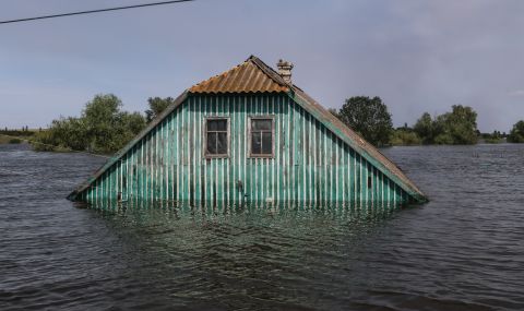 САЩ и Дания предоставят на Украйна помощ за справяне с наводненията  - 1