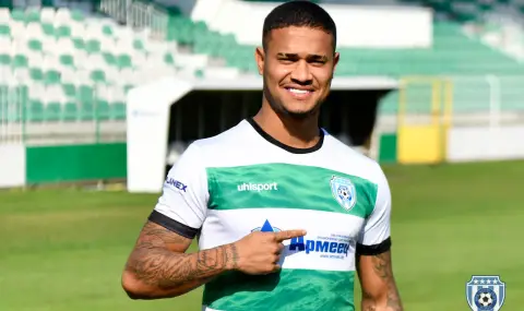 Нападател на Черно море продължава кариерата си в Бразилия - 1