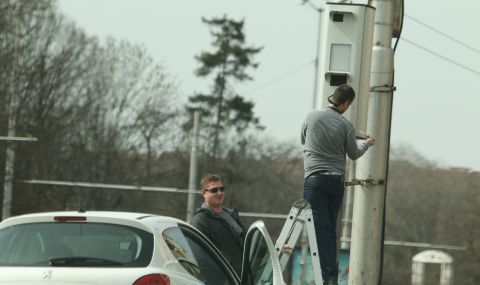 В битката с нарушителите: МВР купува ленти с шипове и камери за скорост - 1