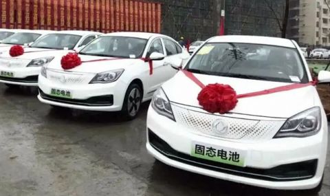 Китайците пак с "едни гърди напред": Dongfeng пусна автомобили с твърдотелни батерии! - 1