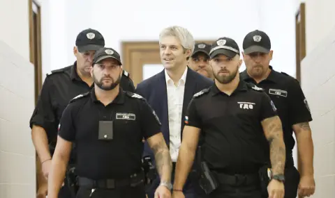 Blagomir Kotsev is being escorted to Varna for days after the Supreme Court of Cassation's decision  - 1