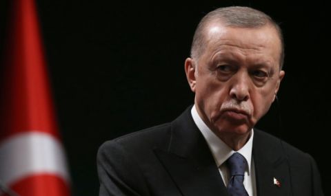 Внезапен здравословен проблем прекъсна интервю на Реджеп Ердоган - 1