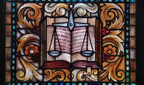 Request for permanent arrest of driver who caused accident that killed police officer  - 1