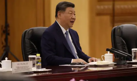The New York Times: Xi Jinping Has Lost Trust in His Generals  - 1