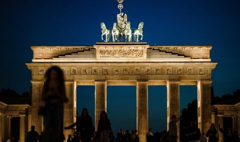 Берлин изключва осветлението на сгради и паметници заради енергийни икономии - 1