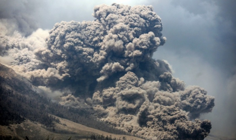 15 загинали след изригване на вулкан в Индонезия - 1