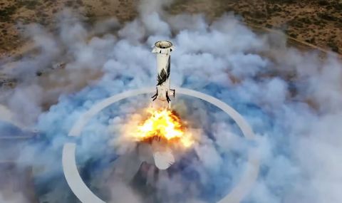 Дъщерята на първия американски астронавт летя с капсулата на Безос в орбита - 1