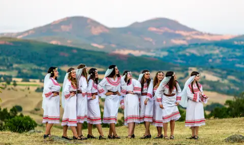 Какво задължително се прави на втория ден от Великден - Мокрия понеделник - 1