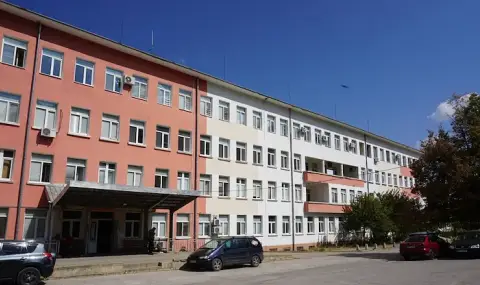 Над 30 медици напускат болницата във Враца - 1