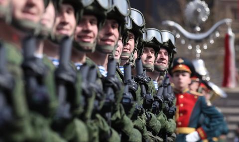 Висш военен от НАТО предупреди: Не трябва никога да подценяваме руснаците - 1