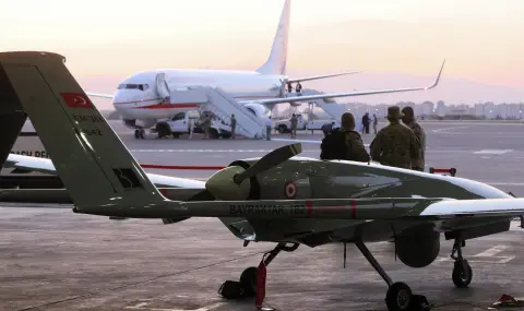 Турция постига световен рекорд с автономен полет на дронове „Байрактар Къзълелма“ - 1