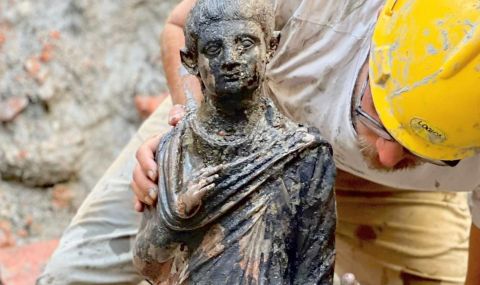 Пенсиониран боклукчия откри ценни бронзови статуи в Италия (ВИДЕО+СНИМКИ) - 1
