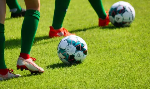 Безследно изчезнаха 7 футболисти след исторически успех - 1