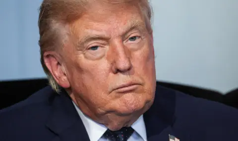 US offers Iran $300 billion in financial aid  - 1