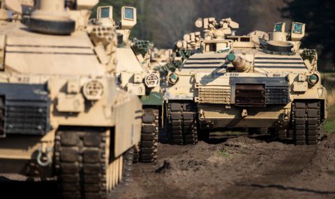 Сенатори настояват САЩ да изпратят танкове "Ейбрамс" в Украйна - 1