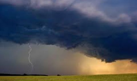 Гръмотевични бури и интензивни валежи в цялата страна - 1