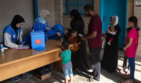 Israeli bombardment hampers polio vaccination campaign in northern Gaza  - 1