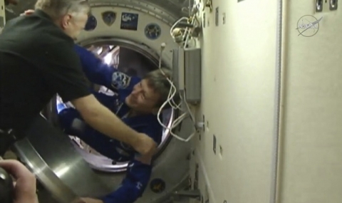 Трима нови астронавти се качиха на МКС - 1