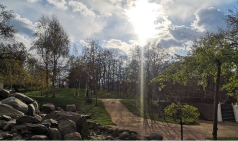 Слънчева събота, заоблачаване следобед - 1