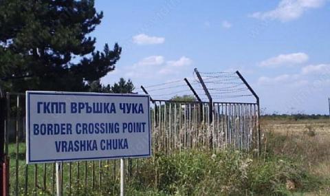 Заради висока t°: Граничари не пуснаха сърбин, конвоираха румънци - 1