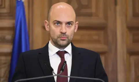 French Foreign Minister Says He Is Embarrassed by Epstein Affair Revelations  - 1