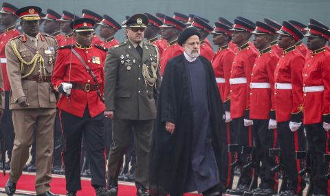 Иранският президент започна необичайна обиколка в Африка - 1