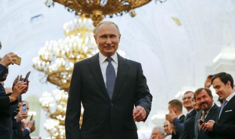 Путин се ръкува само с трима души - 1