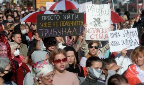 Хиляди жени на протест в Беларус - 1