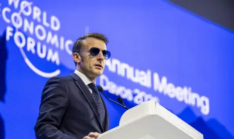 Emmanuel Macron Urges Young People: Put Down Your Phones and Grab Your Books!  - 1