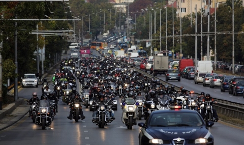 Вижте как мотористите закриха сезона в София снимка #5