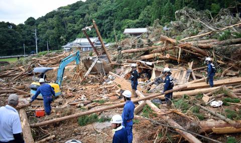 18 души са загинали при наводненията в Япония - 1