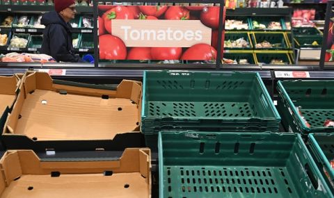 Британски министър предложи: Който не може да си купи домати, да яде... ряпа - 1