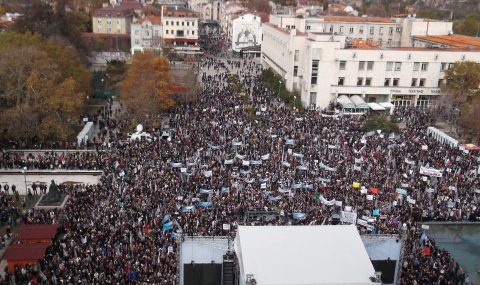 Десетки хиляди скандираха за ГЕРБ в Пловдив (обновена 13.23 ч.) - 1