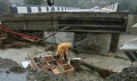 Шестима души загинаха при наводнения в Русия - 1