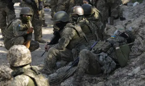 Руснаци и украинци водят битка за всяка къща до границата в Харковска област - 1