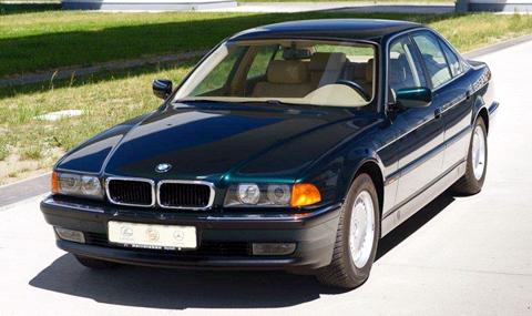 Продава се BMW 740i E38 на 250 км - 1