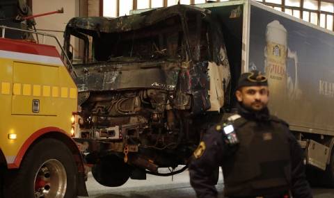 Експлозиви в камиона-убиец от Стокхолм? (ВИДЕО+СНИМКИ) - 1