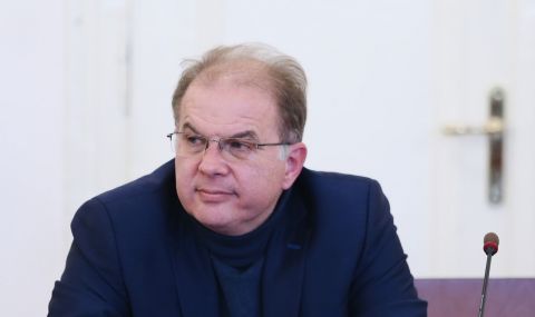 Чолаков, ГЕРБ: Кирил Петков ще влезе в историята или като герой, или като национален предател - 1