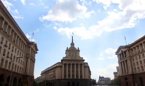 Горчивите чаши на кабинета "Гюров" - 1