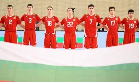 17-годишните българи спечелиха среброто на Евроволей 2023 - 1