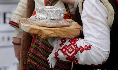 Authentic costumes presented in the village of Nikolovo  - 1