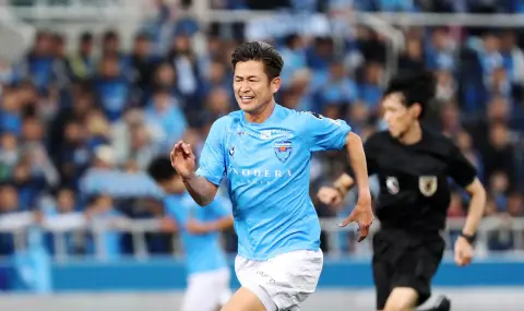 58-годишният Казуйоши Миура продължава да пише история с 41-ия си професионален сезон - 1