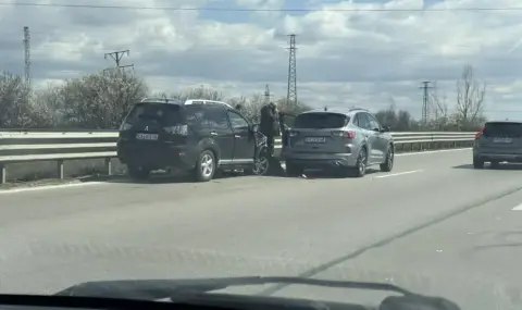 Две катастрофи причиниха задръстване на изхода на София в началото на АМ „Тракия“