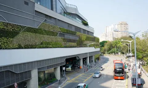 Мъж загина при пожар в небостъргач в Хонгконг