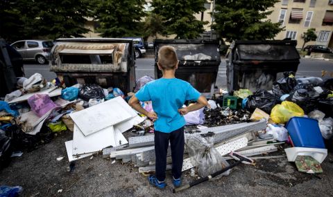 Рим пред колапс: Вечният град е зарит с боклук - 1