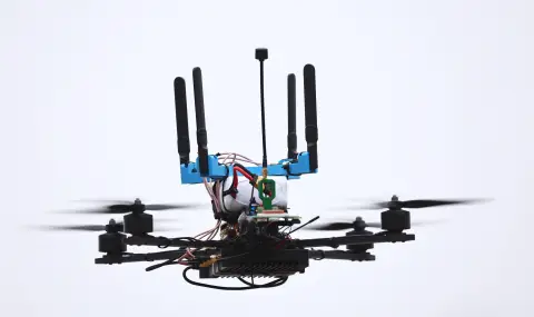 Дронове нарушиха дейността на летището в Хановер - 1